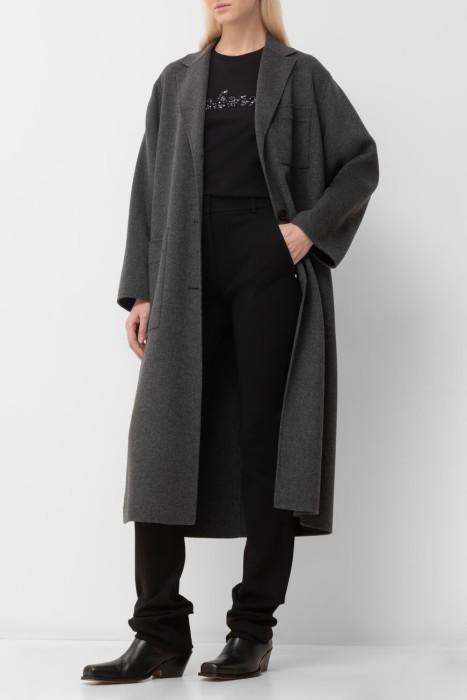 Товар черного цвета с внутренней стороны