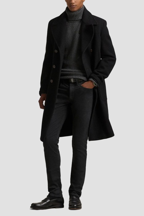 Товар черного цвета с внутренней стороны