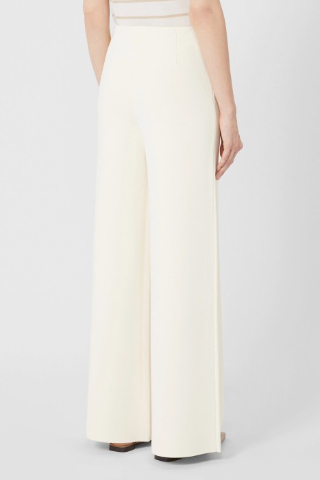 брюки  по цене 72000 руб вид справа