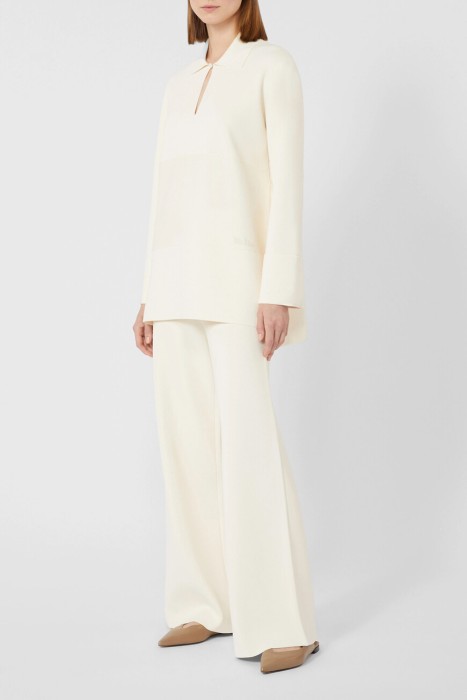 Товар белого цвета с внутренней стороны