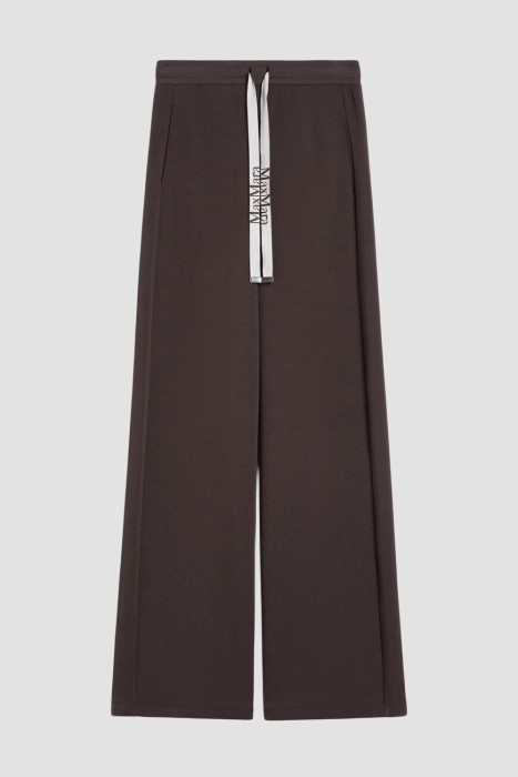 Товар коричневого цвета с внутренней стороны