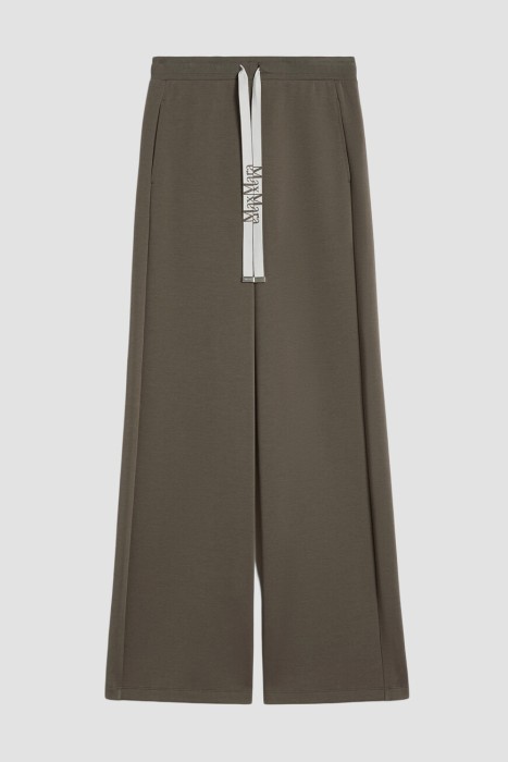 Товар хаки цвета с внутренней стороны