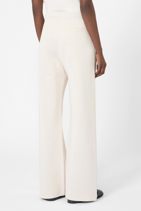 брюки  по цене 34000 руб вид справа