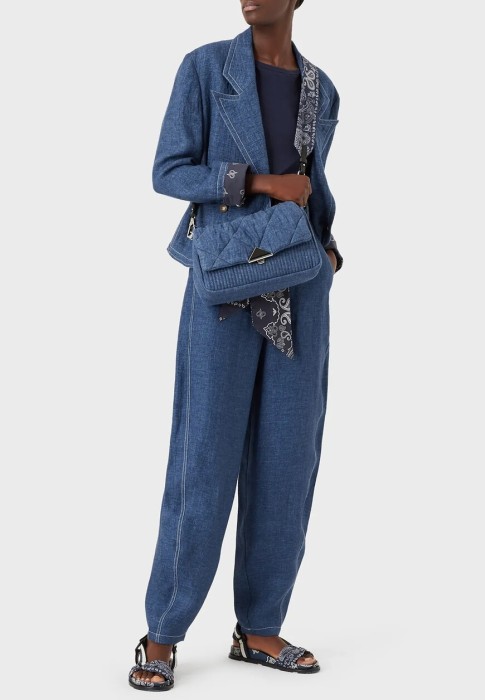 брюки  от бренда emporio armani вид слева