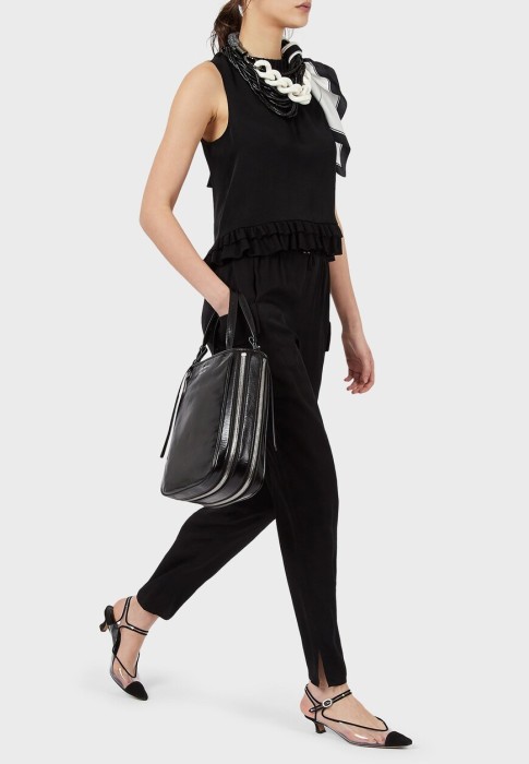 брюки  от бренда emporio armani вид слева