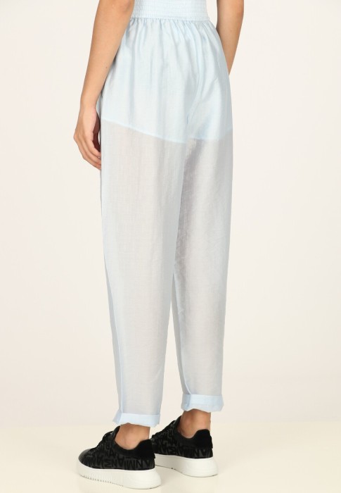 Товар голубого цвета с внутренней стороны