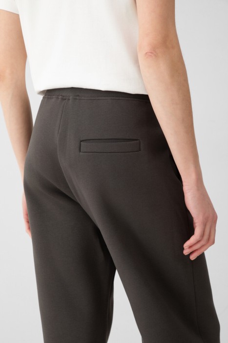 Товар зеленого цвета с внутренней стороны