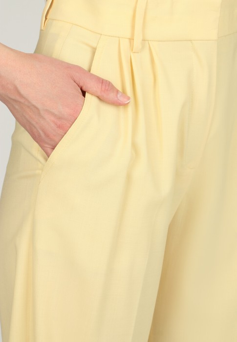 брюки  из проверенных материалов спереди