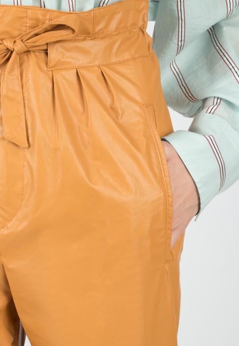 брюки  из проверенных материалов спереди