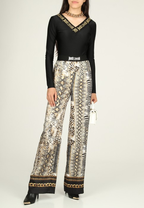 Товар бежевого цвета с внутренней стороны