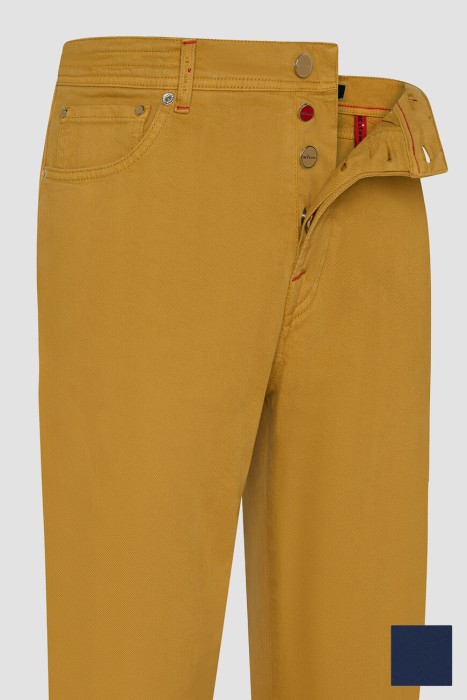 Товар синего цвета с внутренней стороны