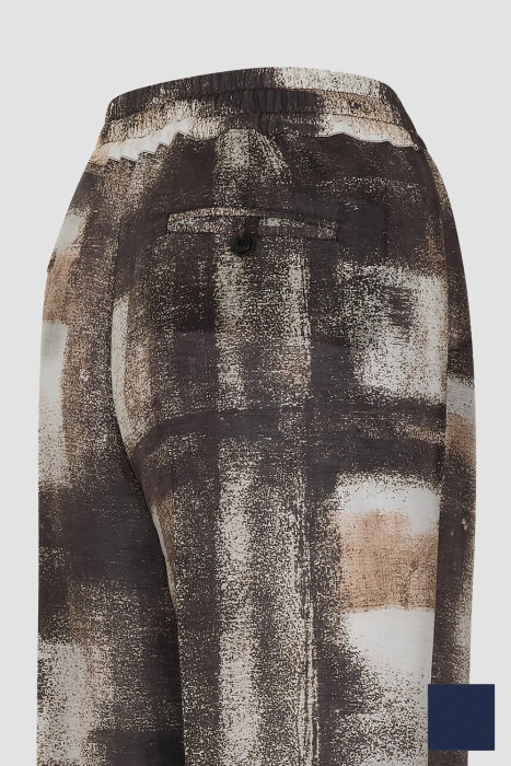 Товар синего цвета с внутренней стороны