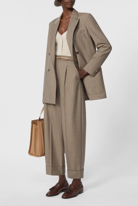 Товар разноцветного цвета с внутренней стороны