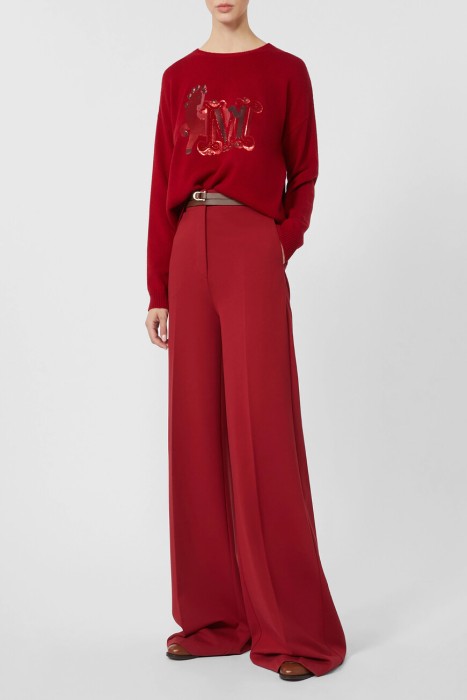 Товар красного цвета с внутренней стороны