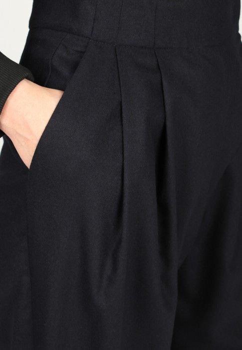 Товар синего цвета с внутренней стороны