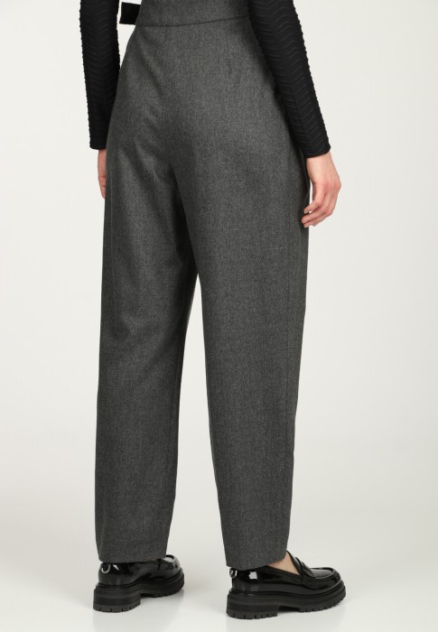 брюки  из проверенных материалов спереди