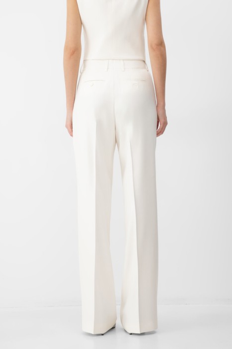 брюки  по цене 86900 руб вид справа