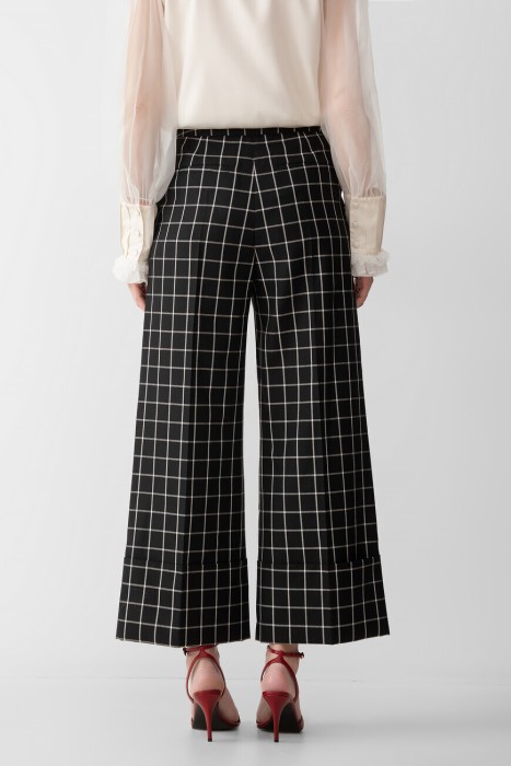 брюки  от бренда valentino вид слева