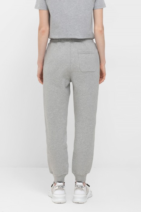 брюки  от бренда fendi вид слева