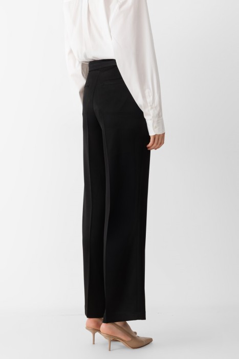 брюки  от бренда ralph lauren вид слева