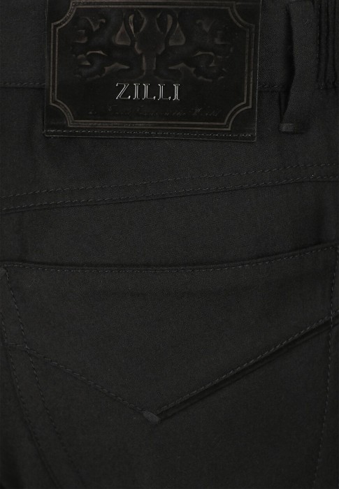 Товар черного цвета с внутренней стороны