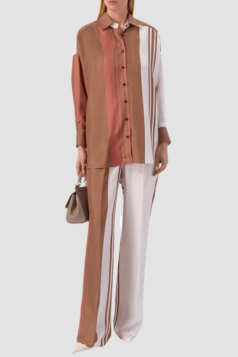 Товар разноцветного цвета с внутренней стороны