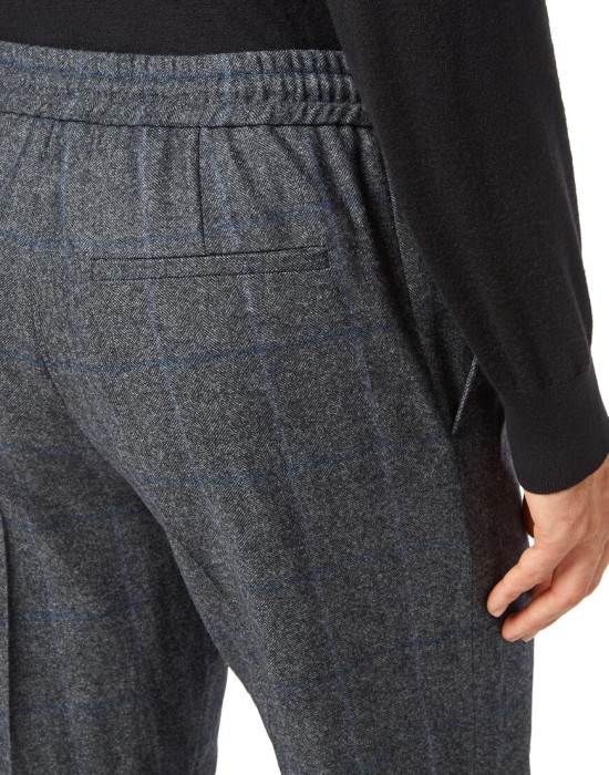 Товар серого цвета с внутренней стороны