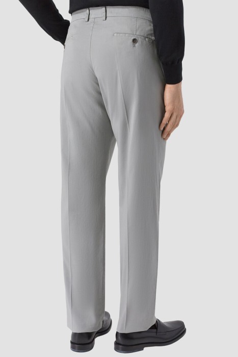 брюки  по цене 56000 руб вид справа