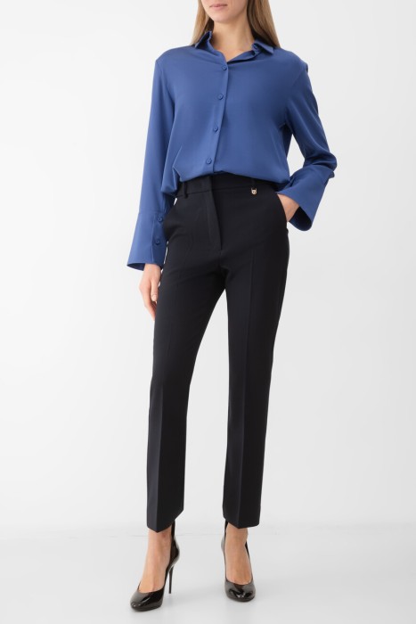 Товар синего цвета с внутренней стороны