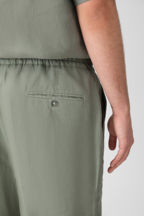 Товар зеленого цвета с внутренней стороны