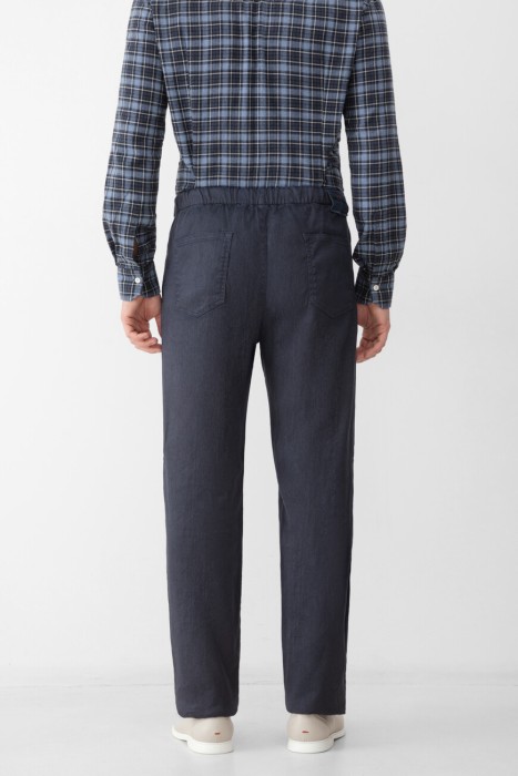 брюки  по цене 130000 руб вид справа