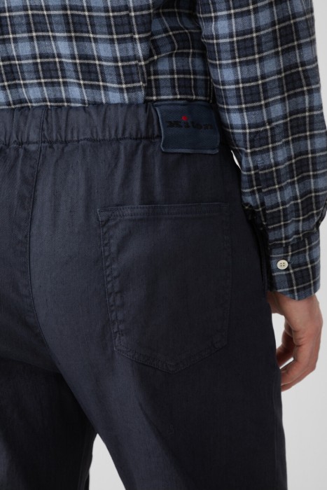 Товар синего цвета с внутренней стороны