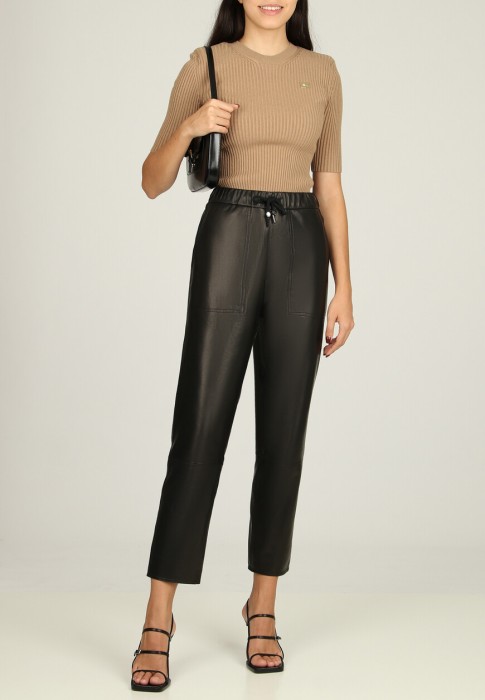 брюки  по цене 63875 руб вид справа