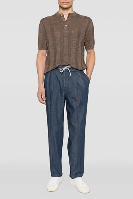 Товар синего цвета с внутренней стороны