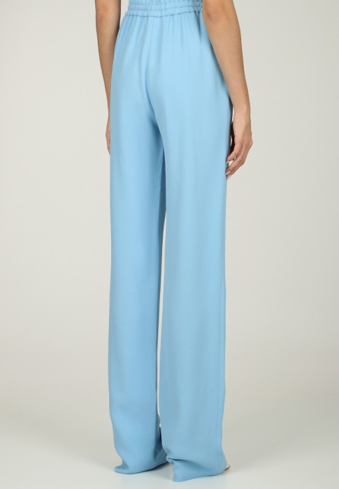 Товар голубого цвета с внутренней стороны