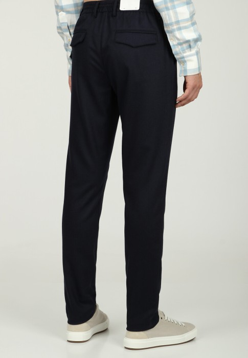 Товар синего цвета с внутренней стороны