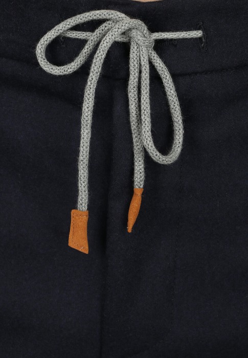 брюки  из проверенных материалов спереди