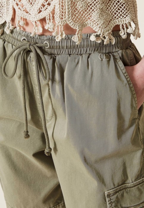 брюки  из проверенных материалов спереди