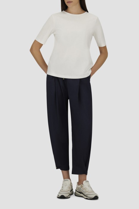 Товар синего цвета с внутренней стороны