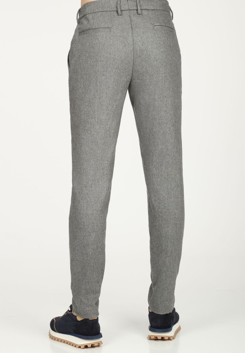 Товар серого цвета с внутренней стороны