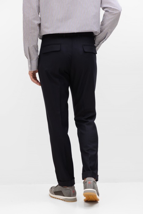 брюки  по цене 23200 руб вид справа