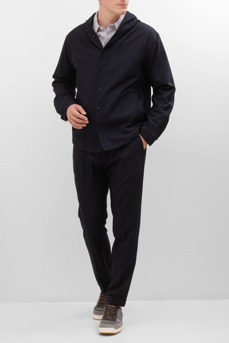 Товар синего цвета с внутренней стороны