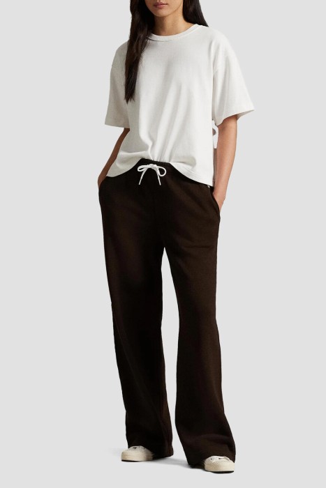 Товар коричневого цвета с внутренней стороны