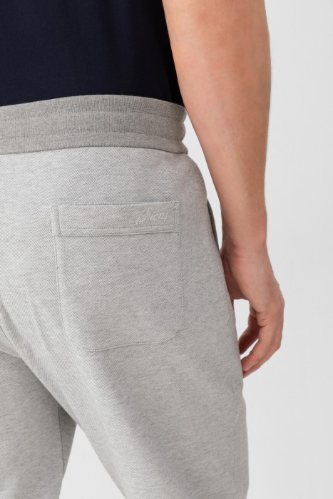 Товар серого цвета с внутренней стороны