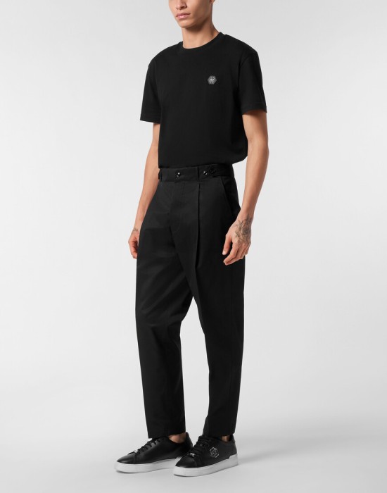 Товар черного цвета с внутренней стороны