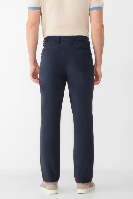 брюки  по цене 27000 руб вид справа