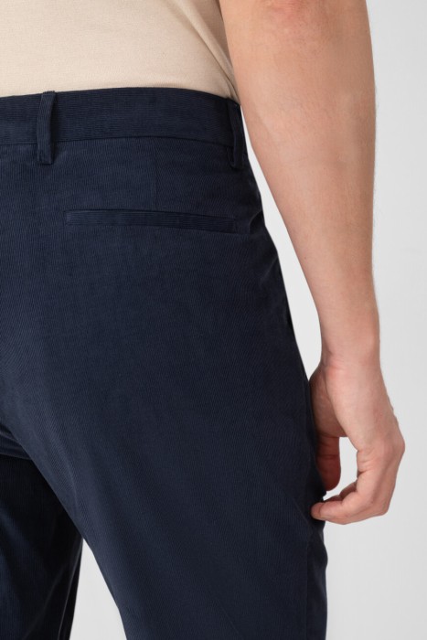 Товар синего цвета с внутренней стороны