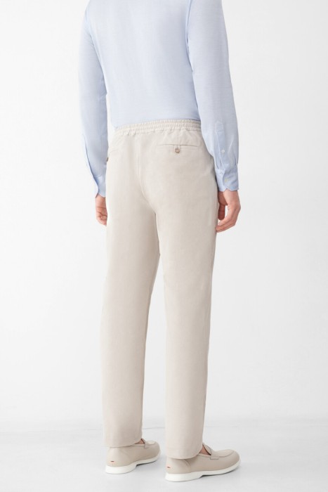 брюки  по цене 27000 руб вид справа