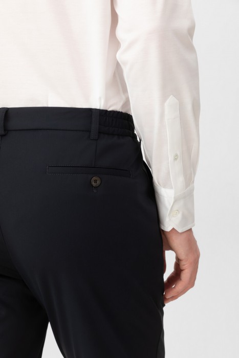 Товар синего цвета с внутренней стороны