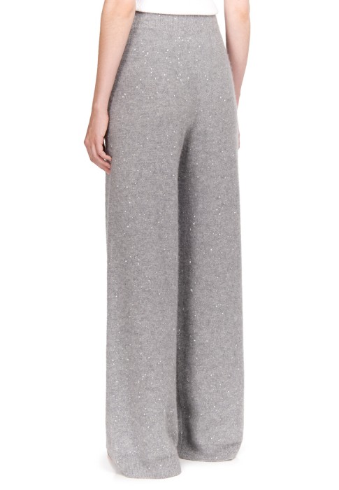 Товар серого цвета с внутренней стороны